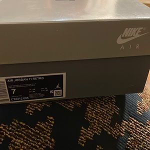 Cool grey 11’s (GS)